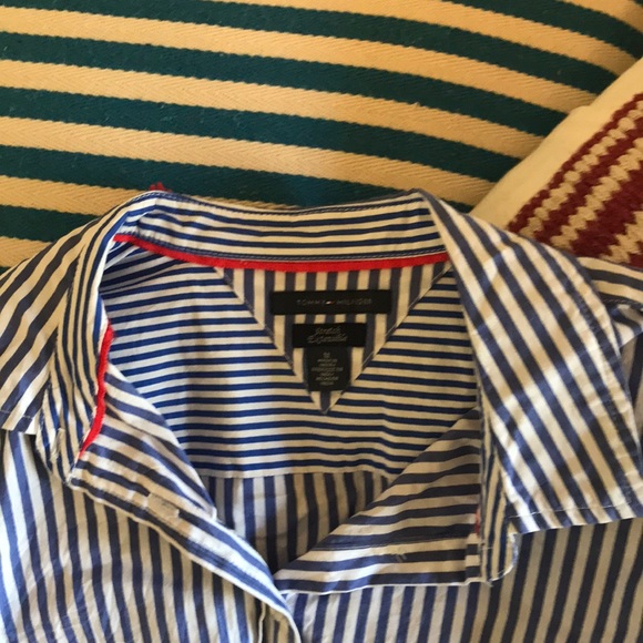 🚫SOLD🚫 Tommy Hilfiger Long Sleeve Women’s Shirt - Picture 5 of 7